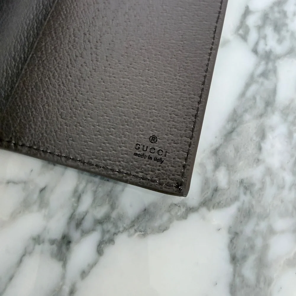 Gucci GG Supreme Canvas Bifold Passport Case Wallet Brown 795229